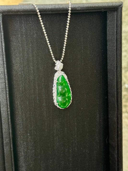 Exceptional Blessings for Four Seasons-Bright Green Jade Pea Pendant (S925 Silver)