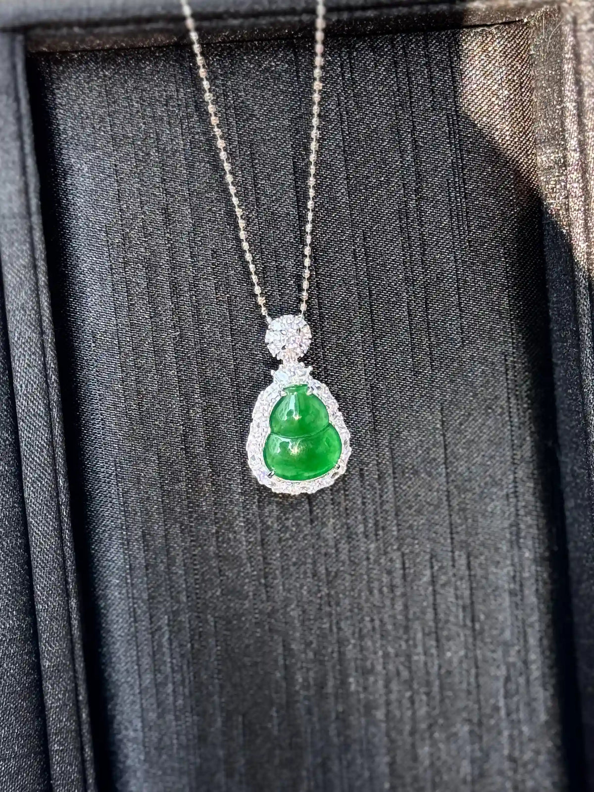 Fortune Calabash — Classic Vivid Green Jadeite Pendant